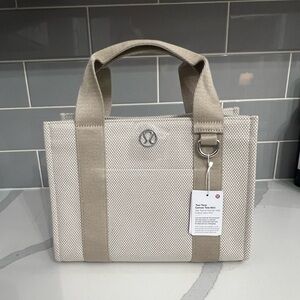 Lululemon-two tone mini tote bag-4.5L